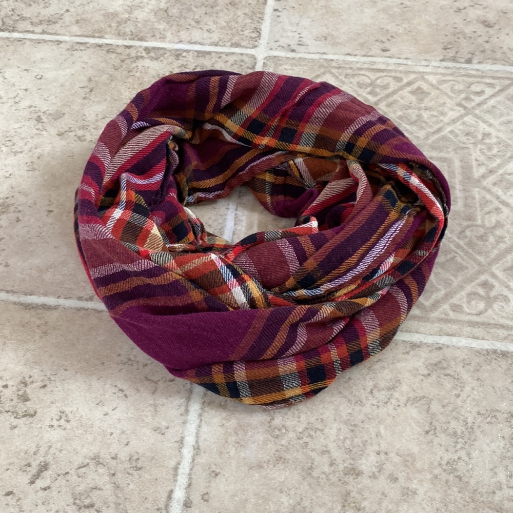 🌻 3/$10 Plaid Cotton Circle Scarf